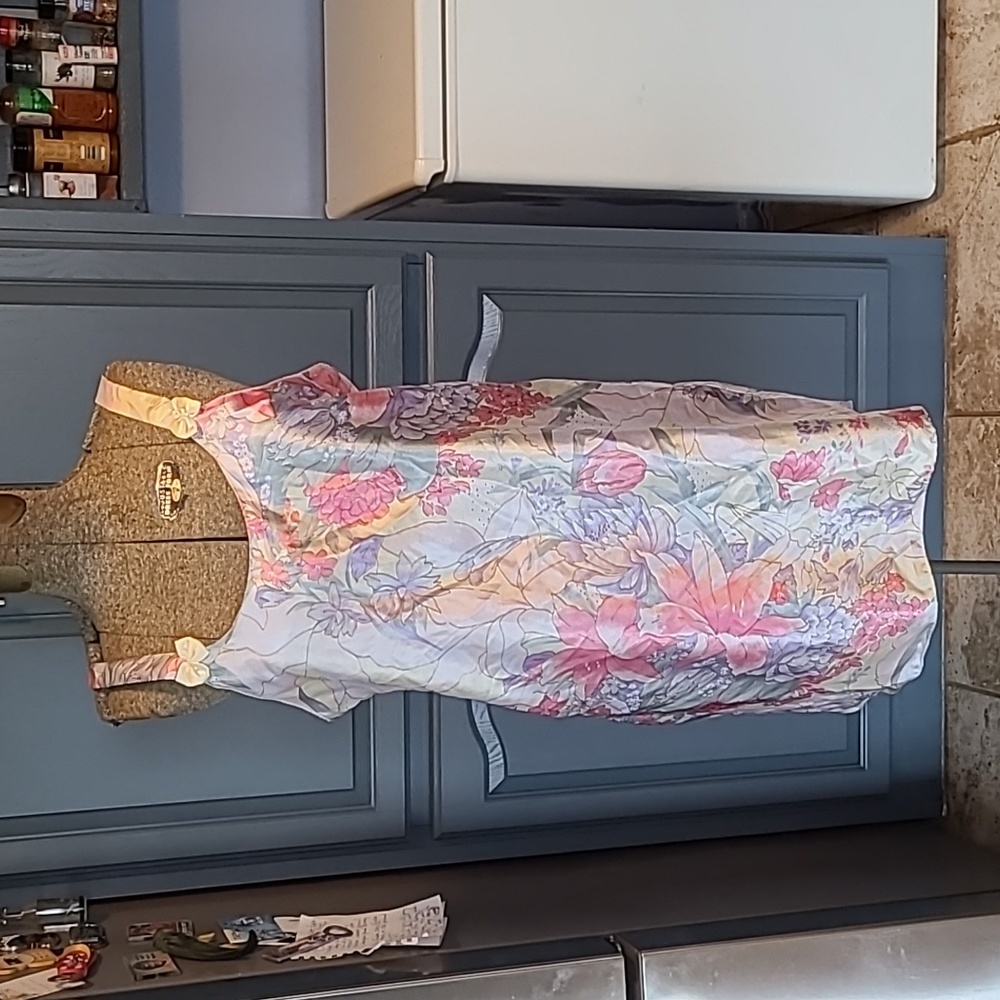 Like new silky nightgown with sweet bow detail